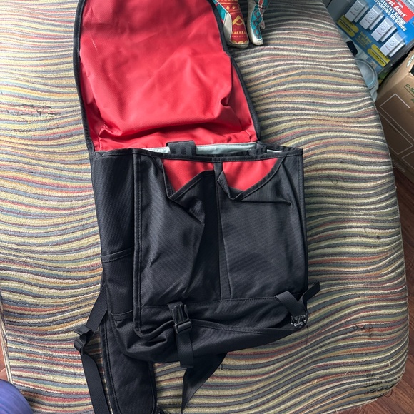 backpack - Picture 2 of 4